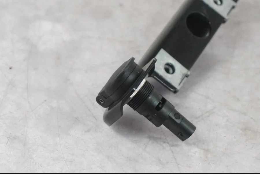 12V zásuvka BMW