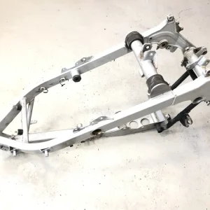 BMW F 650 GS R13 [2000] - Rámový hlavní rám s papíry