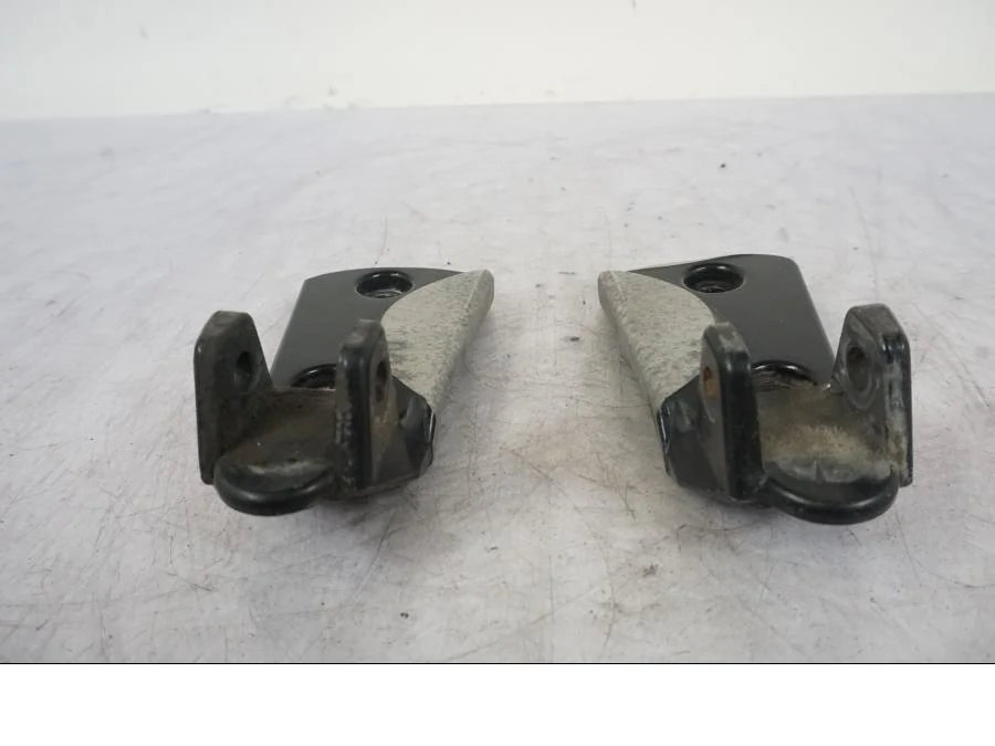 Držák stupačky BMW