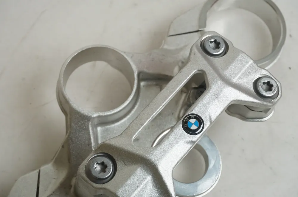 korunka vidlice BMW