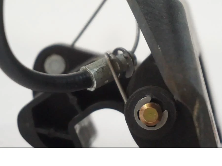 mechanismus zámku sedla BMW