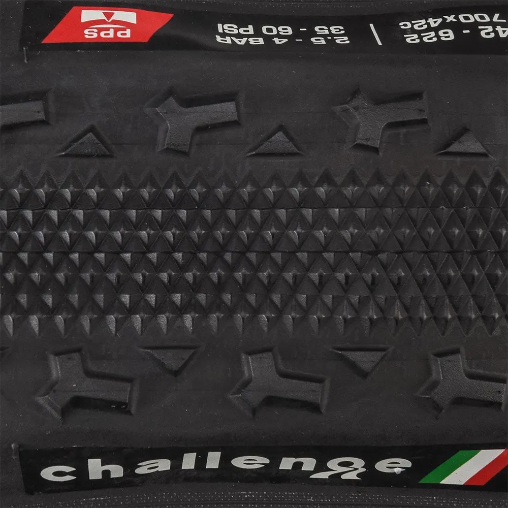 CHALLENGE GRAVEL GRINDER 700x42c TubeType Black pneumatika