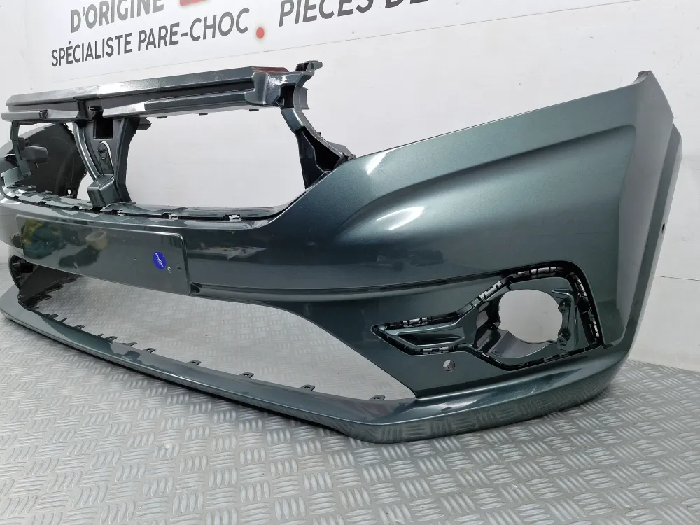 Přední nárazník pro Dacia Sandero 3 Fáze 1 Originální použitý díl