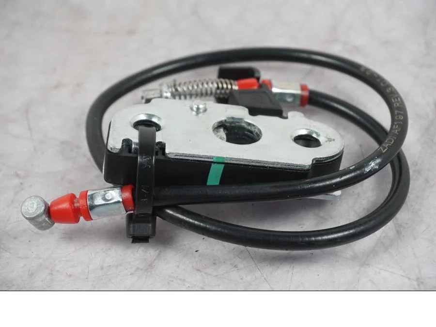 Mechanismus zámku sedla Ducati