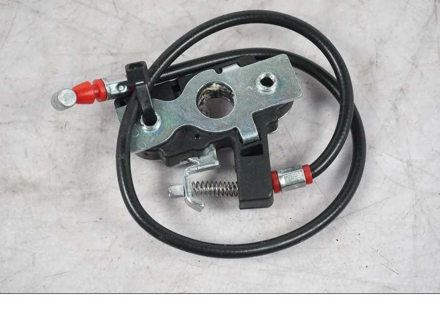 Mechanismus zámku sedla Ducati
