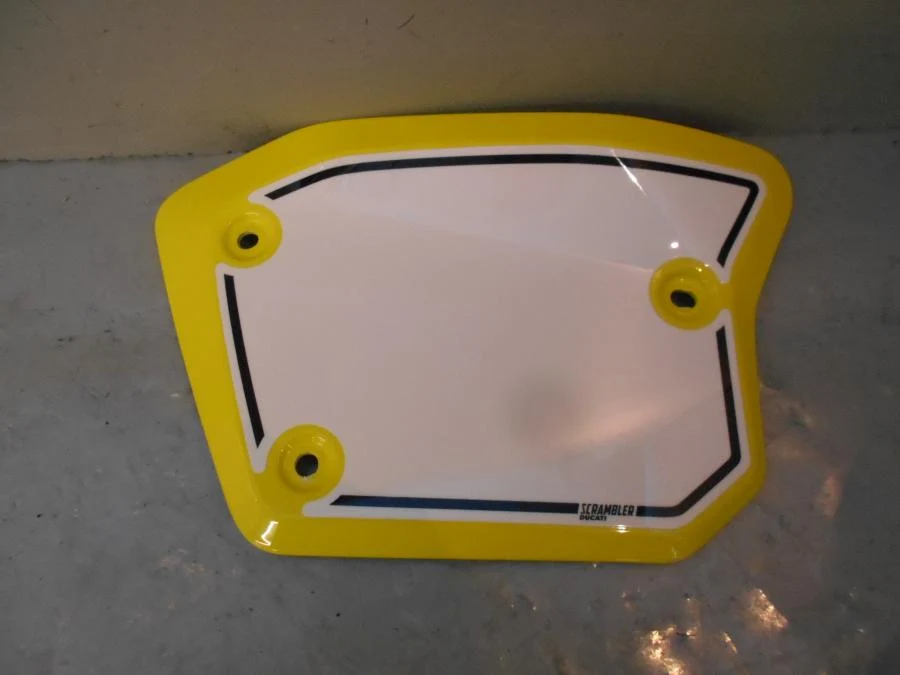 Sada kapotáže Ducati