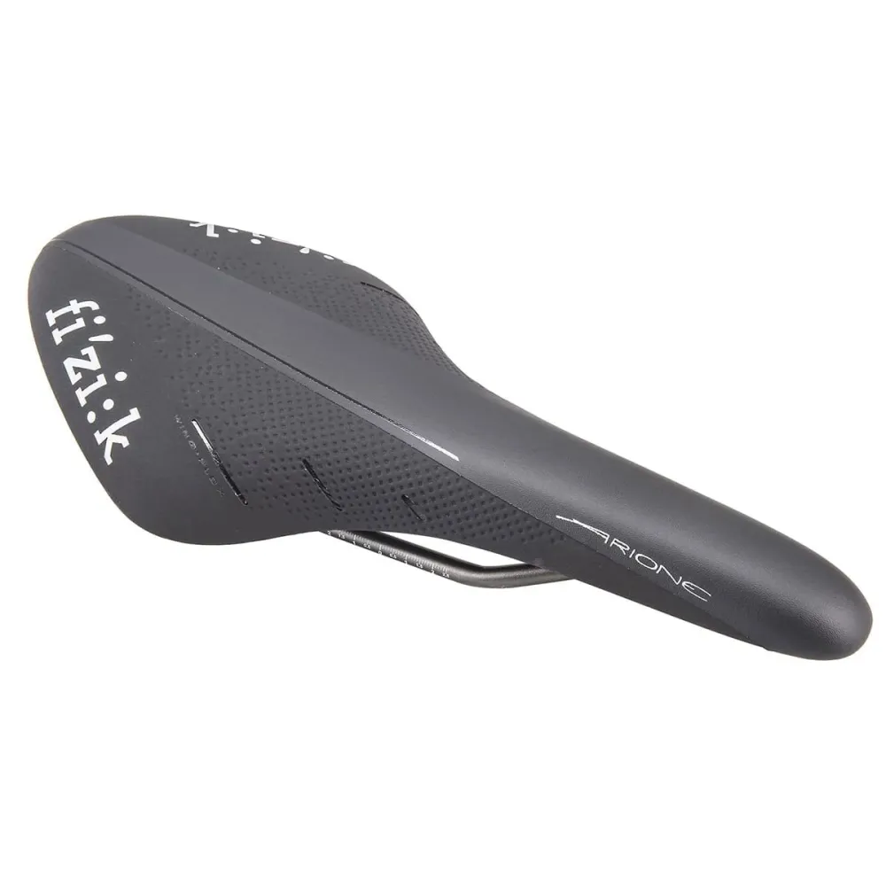 FIZIK ARIONE R3 LARGE Sedlo Kium Rails Black