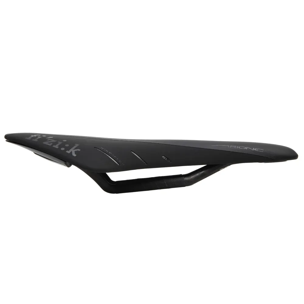 FIZIK ARIONE R1 REGULAR Sedlo Karbonové lišty