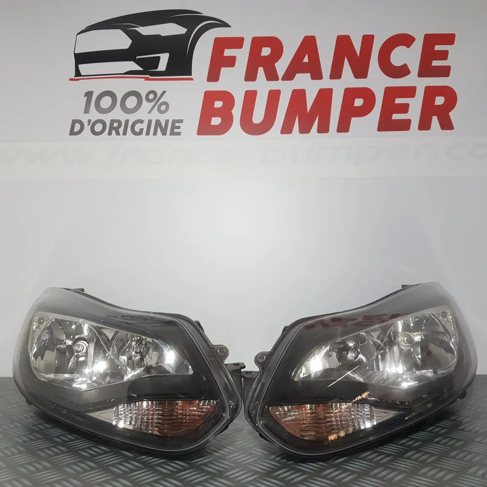 PHARE AVG FORD FOCUS III PH1