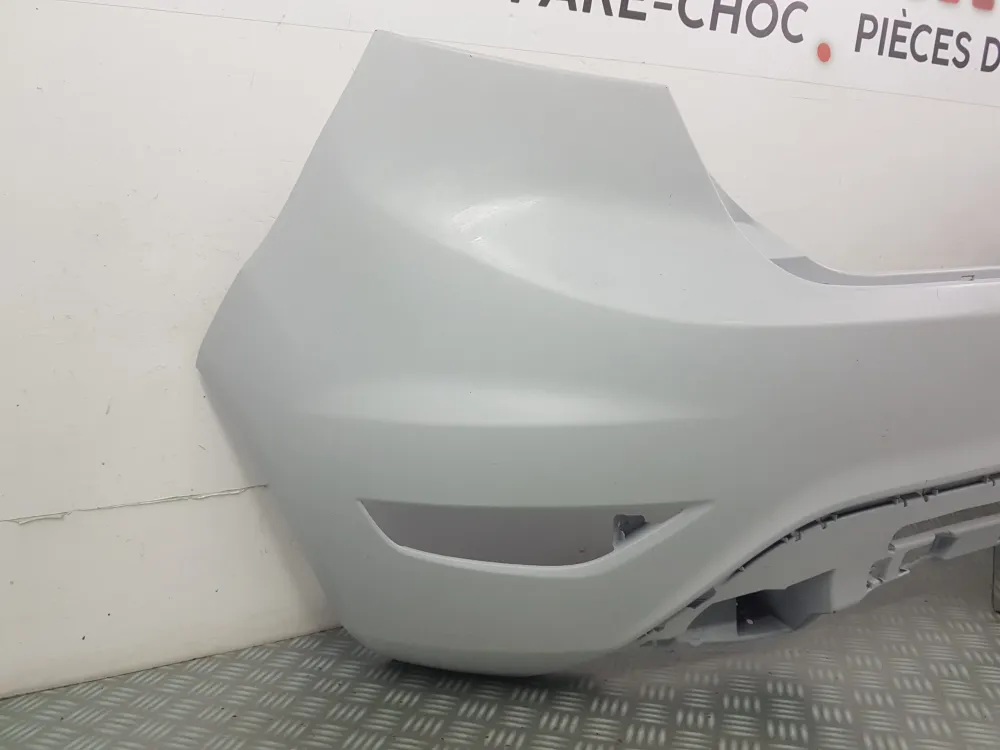 ZADNÍ NÁRAZNÍK FORD FIESTA 6 BRUT