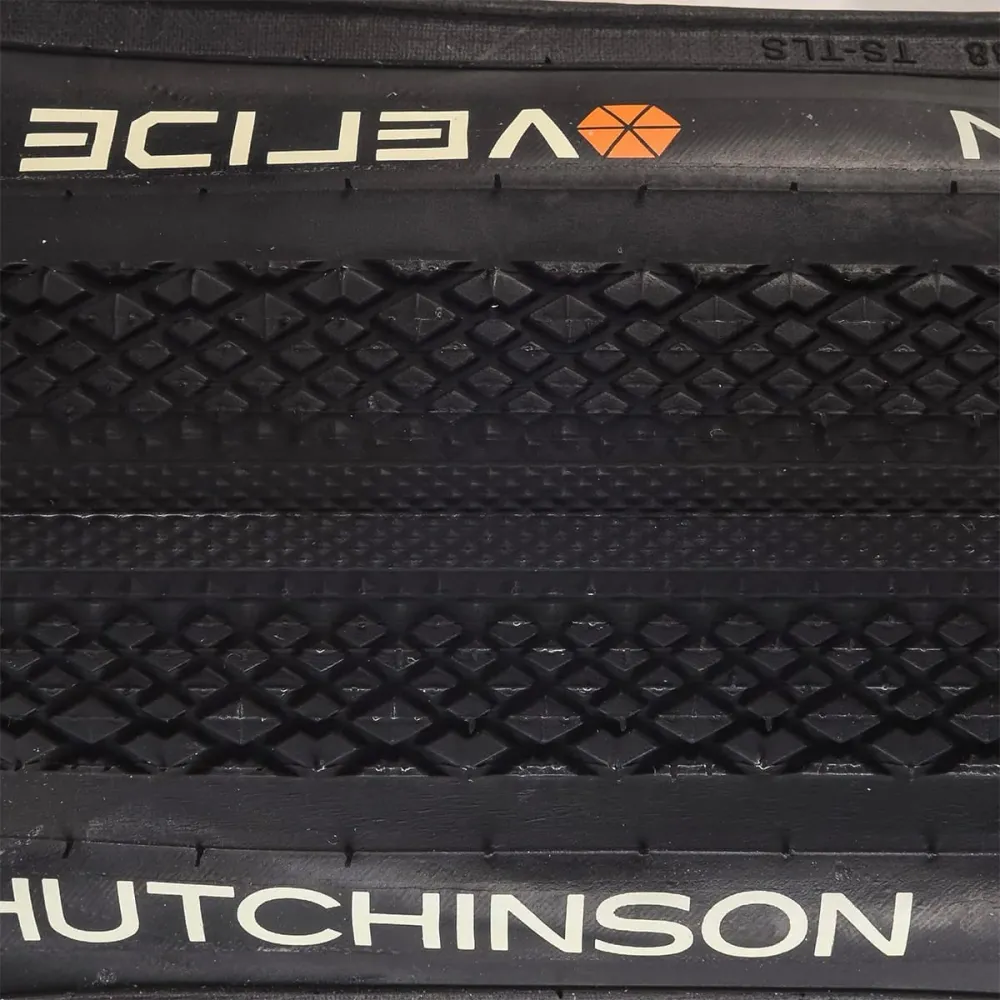 HUTCHINSON OVERIDE 700x38c TubeType Black pneumatika