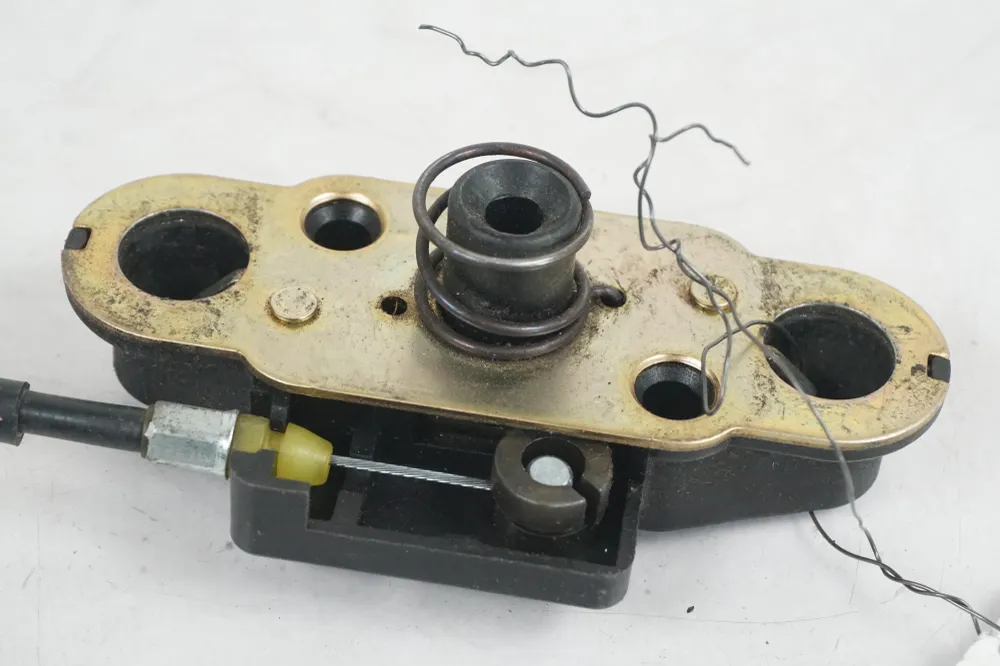 Mechanismus zámku sedla Kawasaki