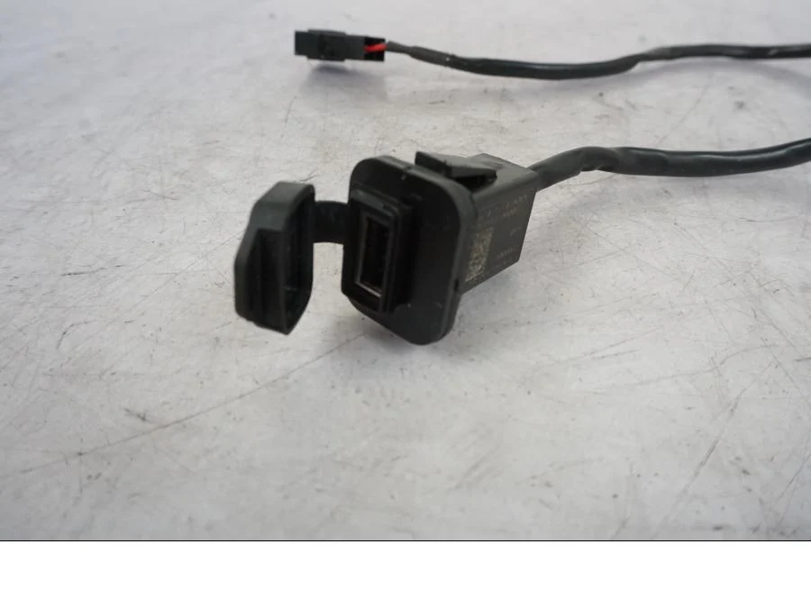 USB zásuvka KTM