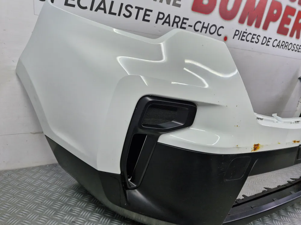 Přední nárazník Nissan Primastar (od 10/2021) – Originální použitý díl