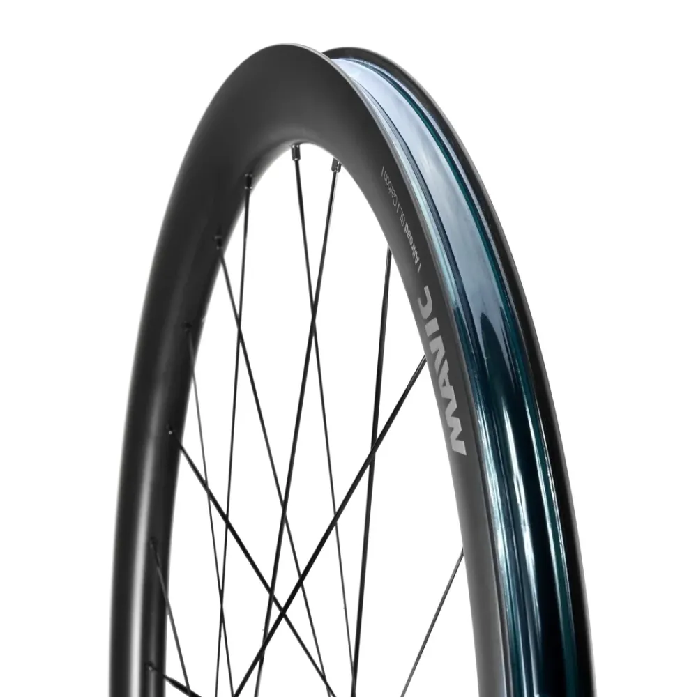 Přední kolo MAVIC ALLROAD SL CARBON DISC s pneumatikami Centrelock