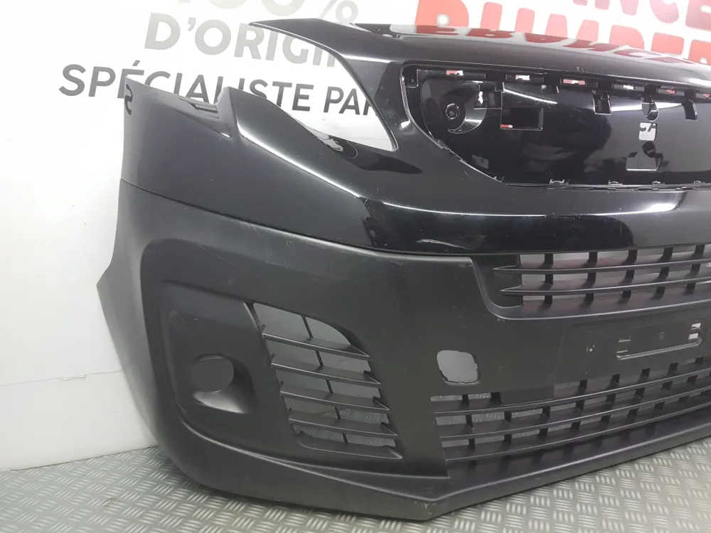 Přední nárazník Citroën Jumpy 3 / Peugeot Expert 3 použitý