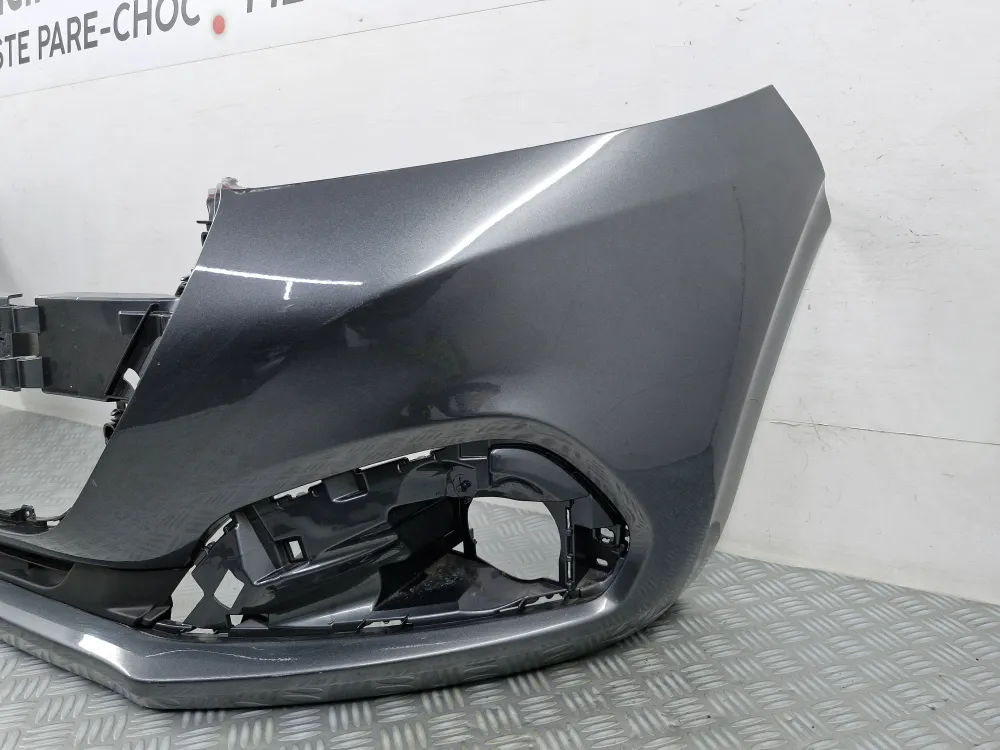 Přední nárazník Peugeot 208 fáze 2 Od 04/2015 použitý