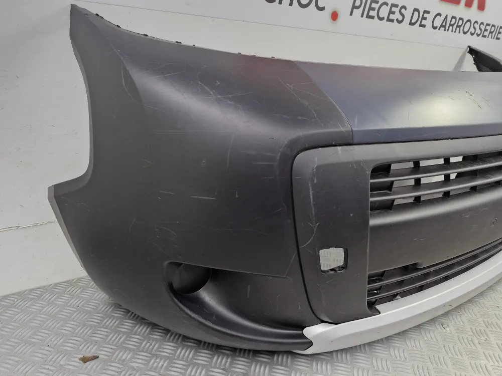 Přední nárazník Peugeot Bipper / Citroen Nemo / Fiat Fiorino použitý