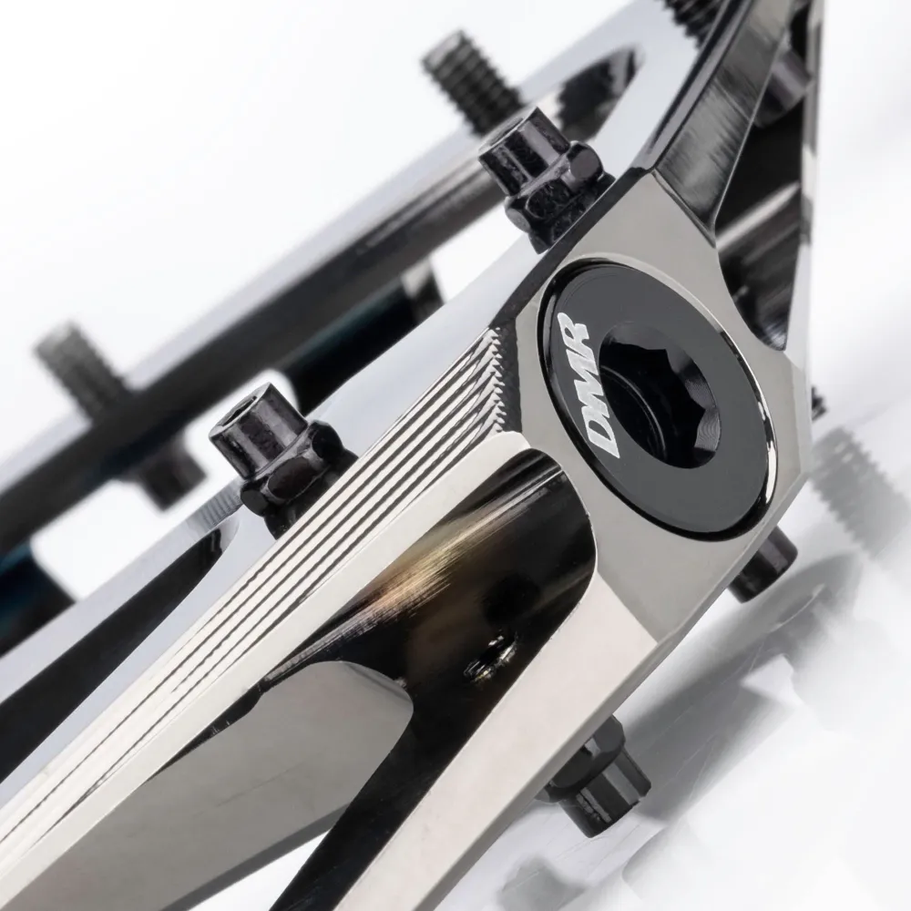 Ploché pedály DMR VAULT Chrome Black