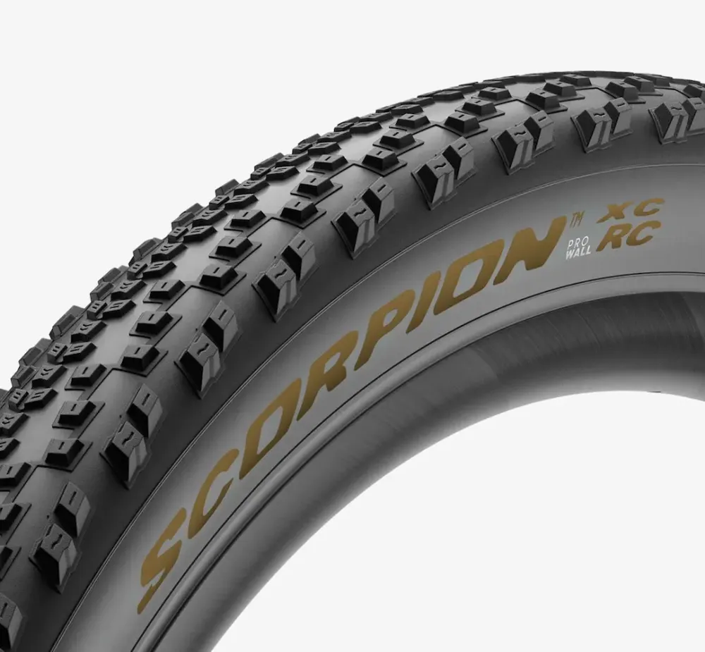 Pneumatika PIRELLI SCORPION XC RC 29x2.4 ProWall Tubeless Ready Soft Black/Gold 4354000