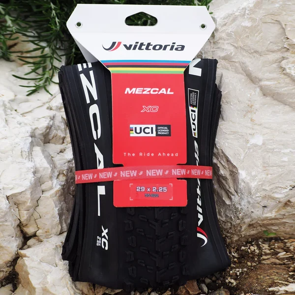 Pneumatika VITTORIA MEZCAL XC 29X2.10 "UCI Rainbow Edition" Tubeless Ready Soft Black