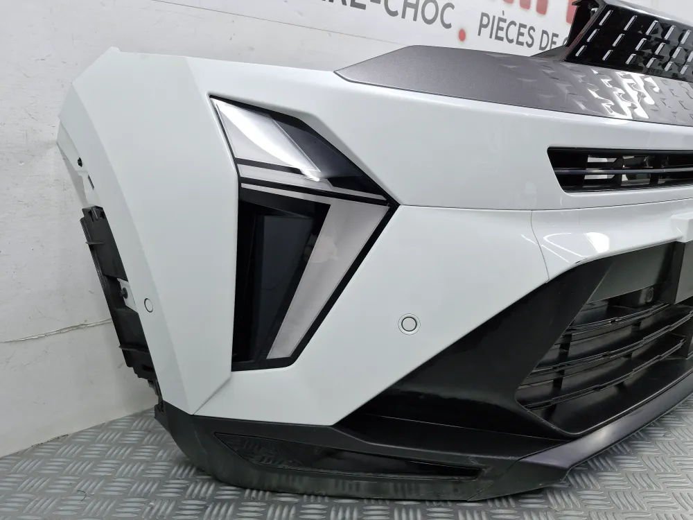 Kompletní přední nárazník Renault Captur II fáze 2 (od 06/2024) — originální použitý díl