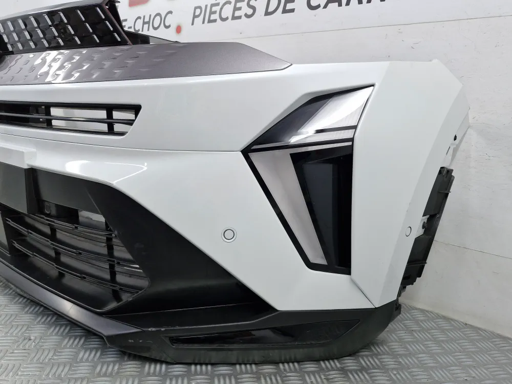 Kompletní přední nárazník Renault Captur II fáze 2 (od 06/2024) — originální použitý díl