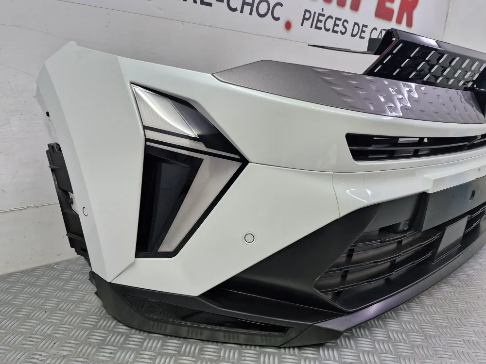 Přední nárazník Renault Captur II fáze 2 od 06/2024 použitý kompletní díl