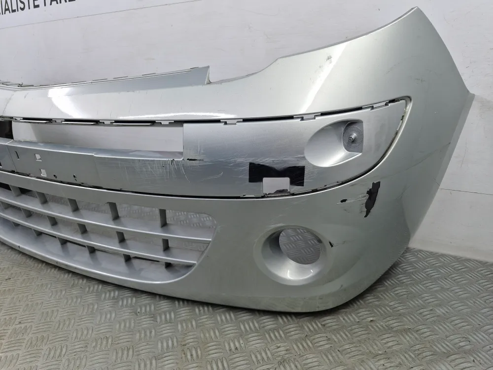 Přední nárazník Renault Kangoo 2 Fáze 1 originál z druhé ruky (2008–2013)