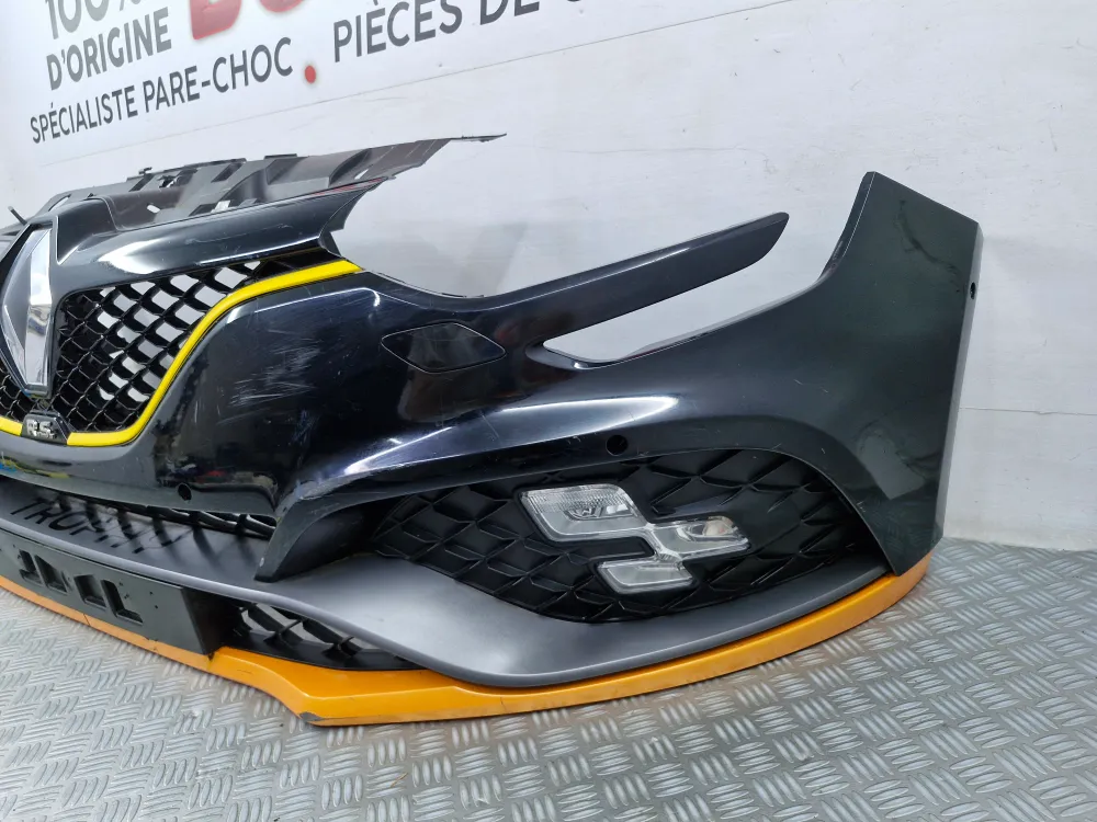 Přední nárazník Renault Mégane 4 RS Trophy (od 12/2015) – Originální použitý díl s radary, ostřikovači světlometů Park Ass...