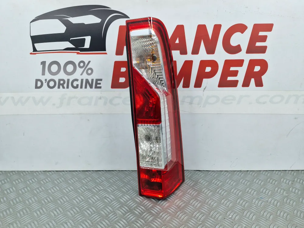 Pravé zadní světlo Renault Master III (od 04/2010) – Originální použitý díl