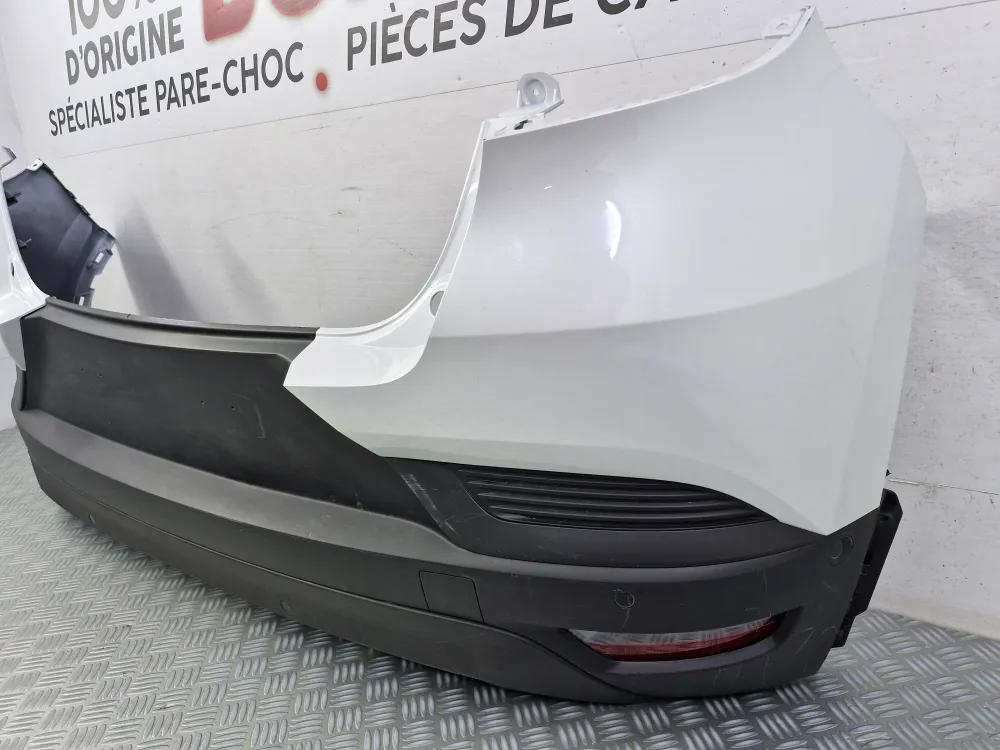 Zadní nárazník Renault Captur 2 kompletní použitý