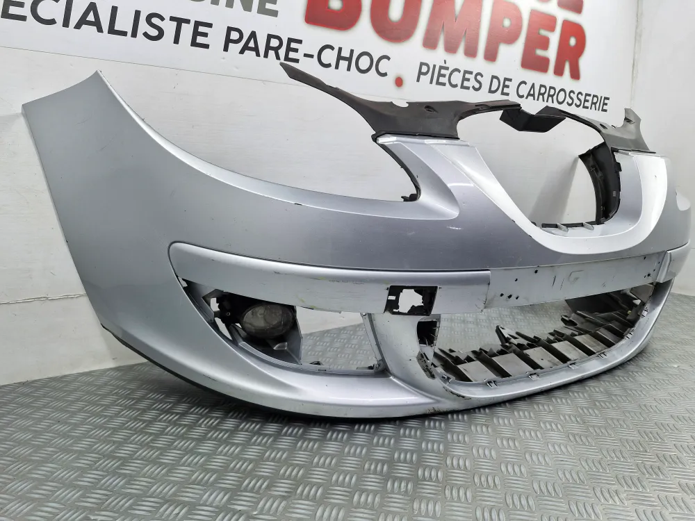Přední nárazník Seat Toledo / Altea III Fáze 1 (09/2004 - 05/2010) - Originální použitý díl