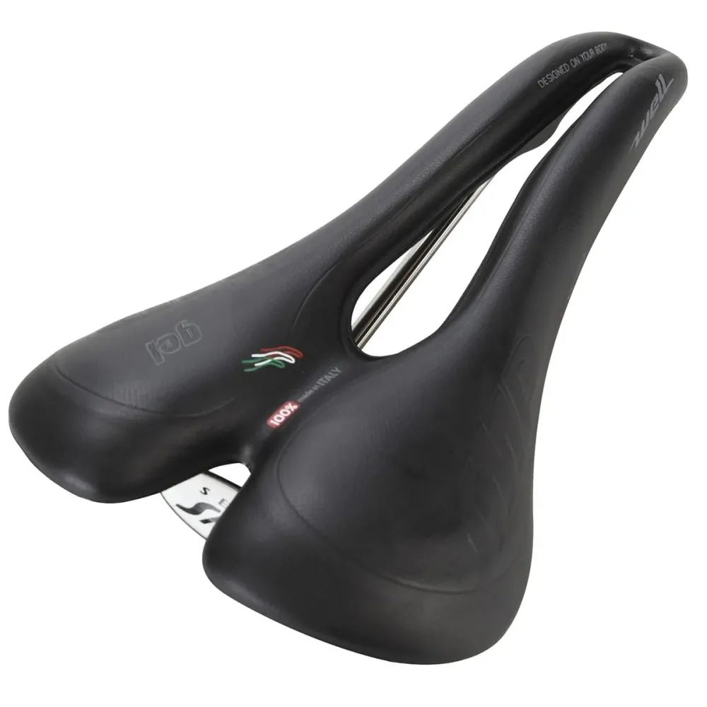 Sedlo SMP WELL GEL Šířka 144 mm Ocelové kolejnice Černá