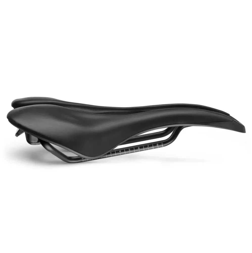 SMP EVO20C sedlo 140 mm široké černé kolejnice z nerezové oceli