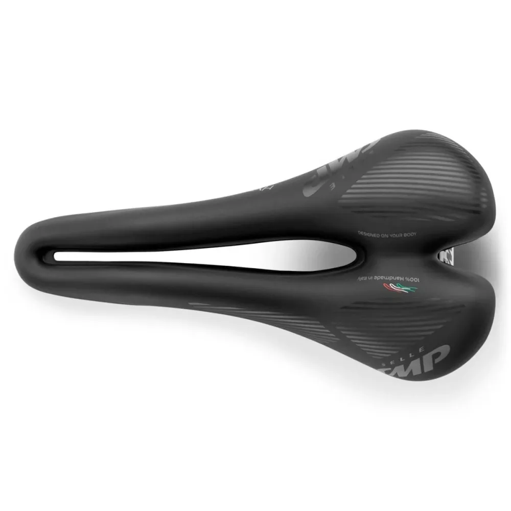 SMP HYBRIDE Sedlo 140mm široké Ocelové kolejnice Černé