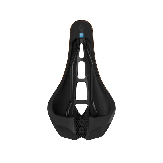 STEALTH PERFORMANCE CURVED 152mm PRO sedlo Hnědé ocelové kolejnice