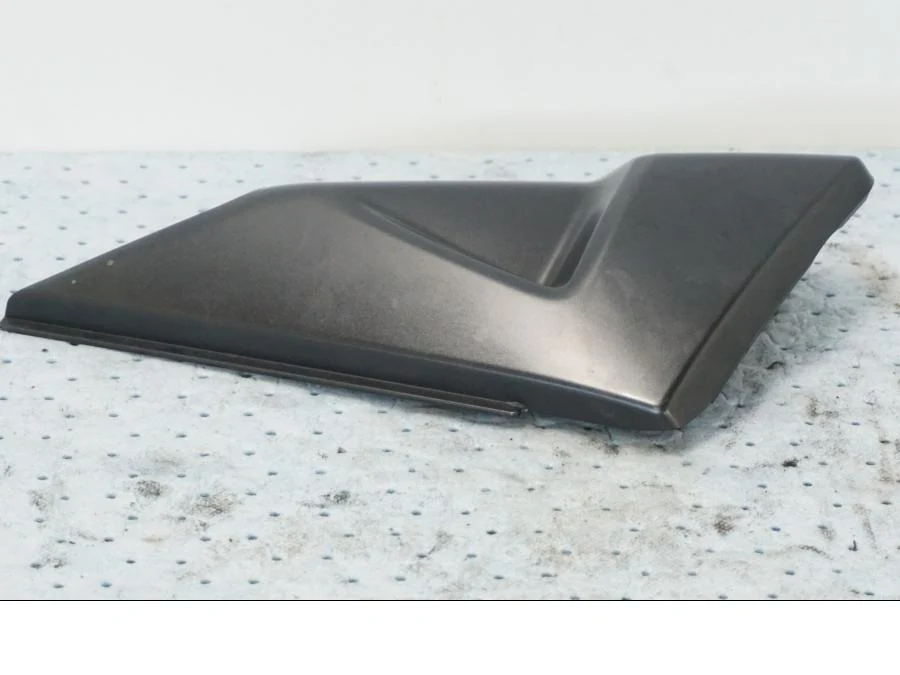 Boční panel Suzuki