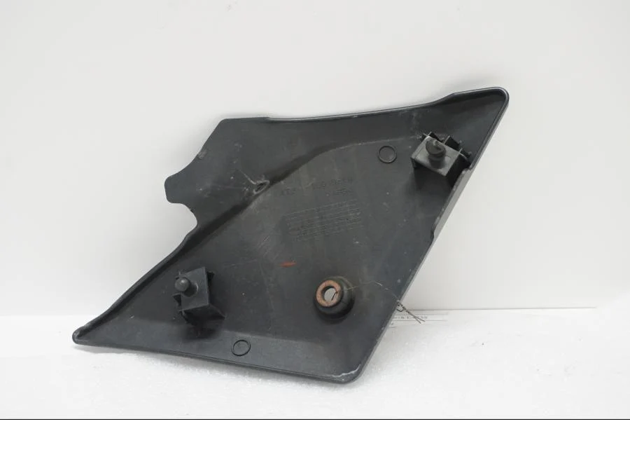 Boční panel Suzuki