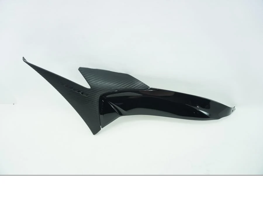 Boční panel Suzuki