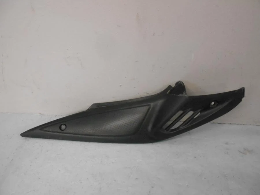 Boční panel Suzuki