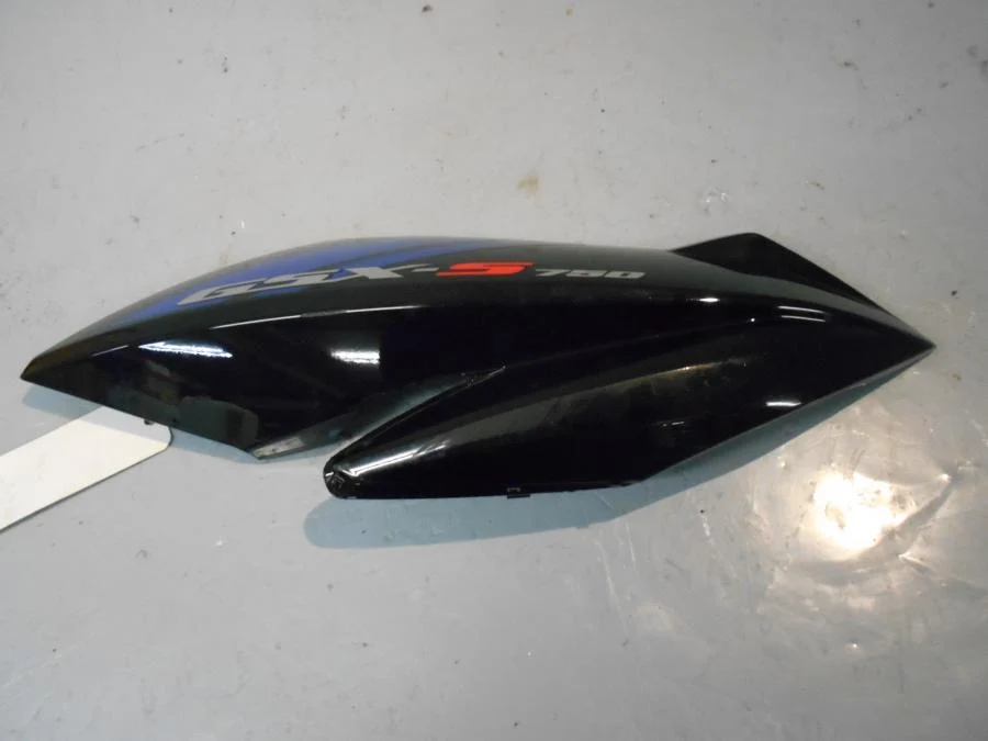 Boční panel Suzuki