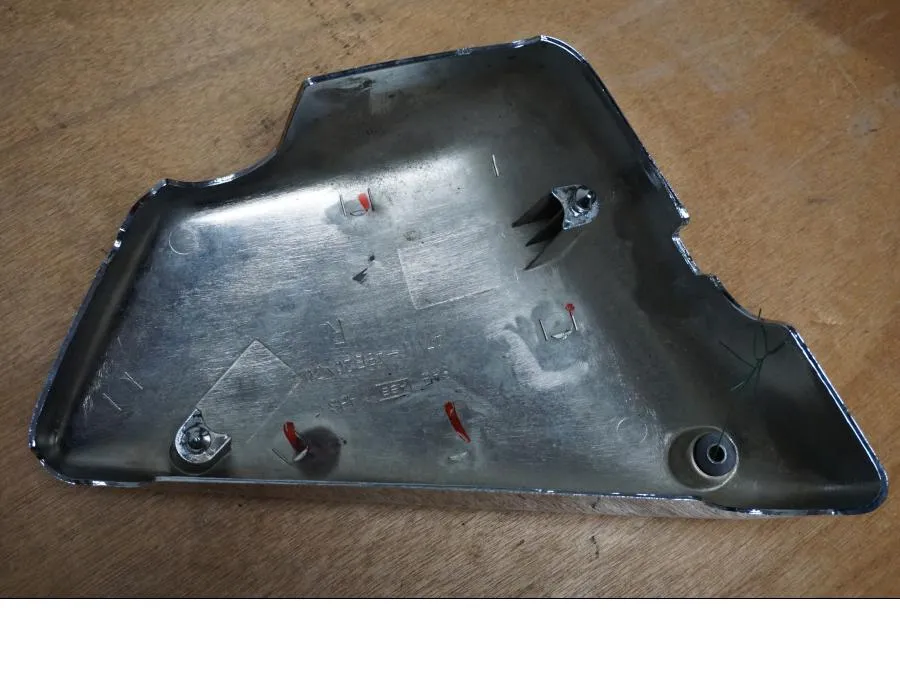 Boční panel Suzuki