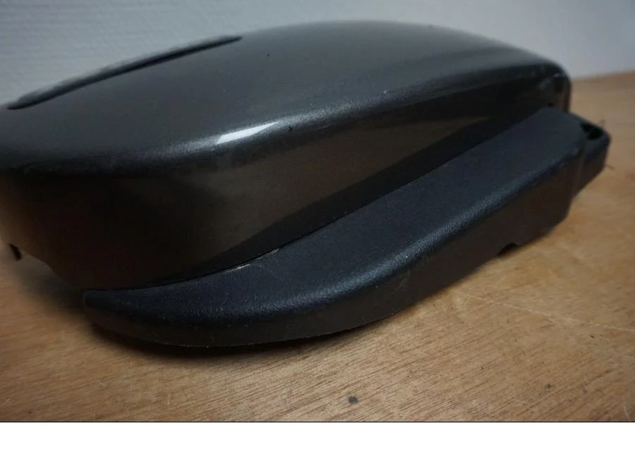 Boční panel Suzuki