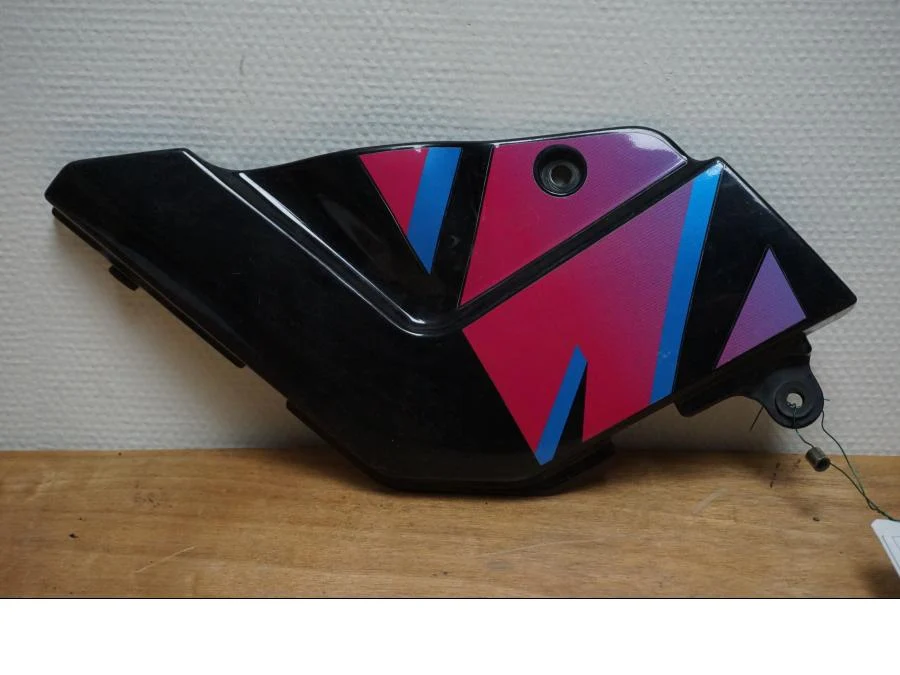 Boční panel Suzuki