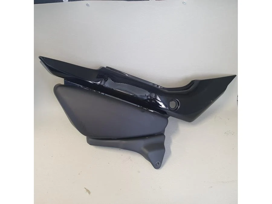 Boční panel Suzuki