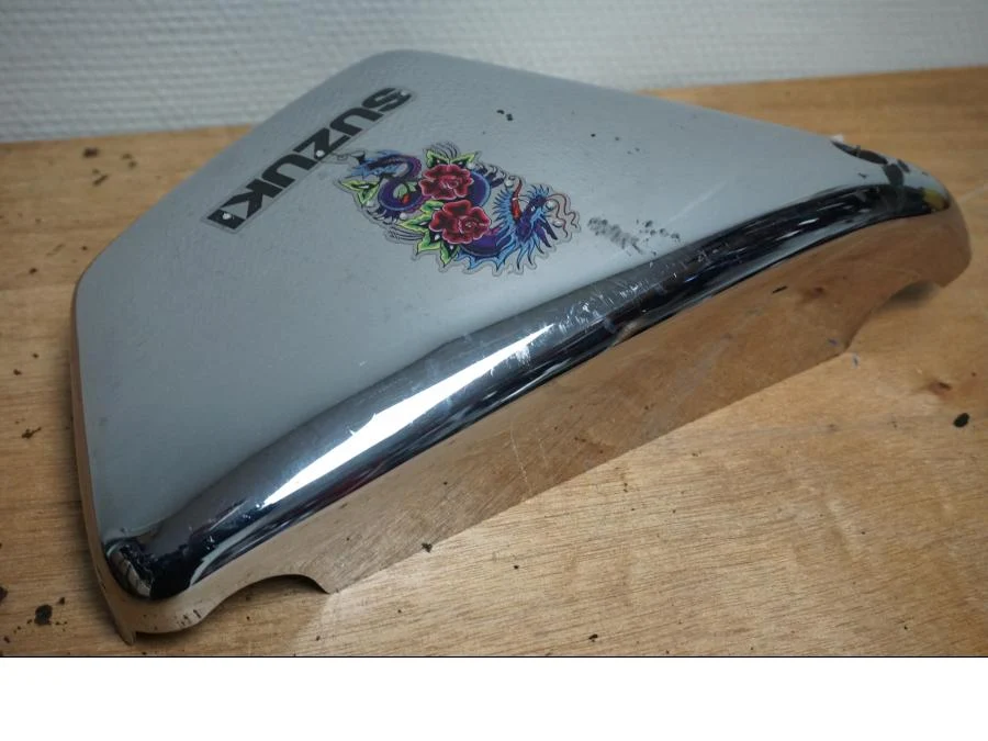 Boční panel Suzuki