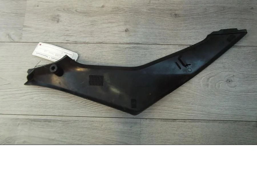 Boční panel Suzuki