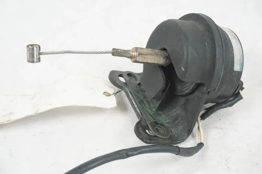 dekompresní solenoid Suzuki