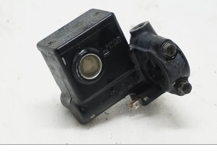 hlavní brzdový válec Suzuki